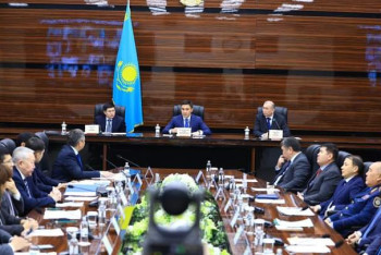 Фотография к новости: Шымкентте сыбайлас жемқорлық тәуекелдерін жою шаралары пысықталды