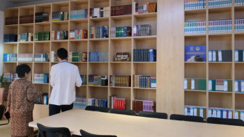 Фотография к новости: Алматылықтар кітапханада шетел тілдерін тегін үйреніп жатыр