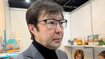 Фотография к новости: Жастар кітап оқымайды деген бос әңгіме – Ақберен Елгезек