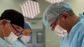 Фотография к новости: "30 жылда 3-рет кездестіріп тұрмын". Сирек кездесетін дертке шалдыққан сәбиге ота жасалды