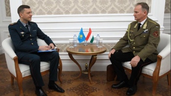 Фотография к новости: Қорғаныс министрлігінде Венгрияның әскери атташесімен кездесу өтті