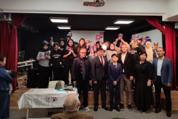 Фотография к новости: Ыстамбұлда жас қазақ жазушысының кітабы таныстырылды