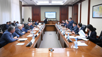 Фотография к новости: Сенаторлар электр энергетикасы саласын  дамыту мәселелерін талқылады