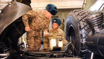 Фотография к новости: Қарулы күштерде қару-жарақ пен әскери техниканы қысқа дайындау аяқталды