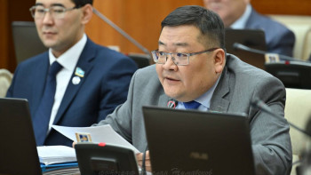 Фотография к новости: Айдос Сырым «Баспасөз картасы» туралы пікірімен бөлісті