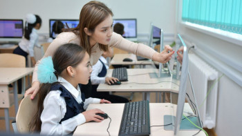 Фотография к новости: «Мұғалімдерге қатысы жоқ». Аймағамбетов директор орынбасарларын ауыстыру туралы мәселені түсіндірді