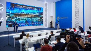 Фотография к новости: Starlink. Облыс әкімі Алматы өңіріндегі мектеп пен интернет мәселесін қалай шешпек?