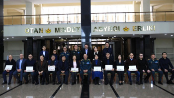 Фотография к новости: Қорғаныс министрлігінде бірлескен оқу курсы аяқталды