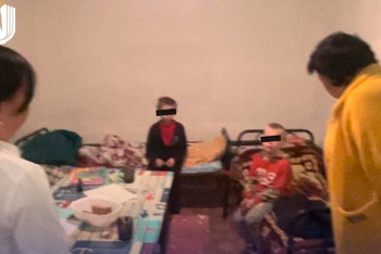 Фотография к новости: Түркістанда интернаттың 3 баласы едені бетон бөлмеде қамауда отырған