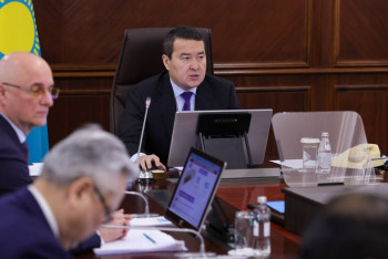 Фотография к новости: Отандық жүк тасымалдаушыларға артық талап қоймау керек - Смайылов