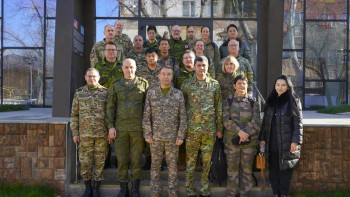 Фотография к новости: Алматыда әскери дипломаттар бітімгерлермен кездесті