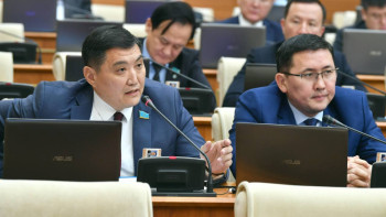 Фотография к новости: Жазда шөлге айналады. Депутат жекеге өтіп келген су қоймаларын мемлекетке қайтаруды ұсынды