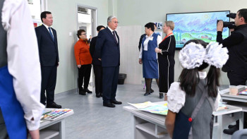 Фотография к новости: Құны - 5,7 млрд теңге. Мемлекет басшысы Smart Bilim гимназиясын аралады