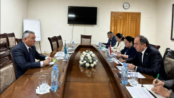 Фотография к новости: Душанбеде көлік және транзитті дамыту мәселелері талқыланды