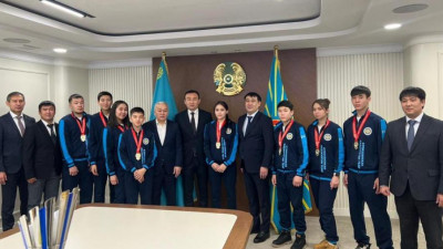 Әлем чемпионы атанған каратэшілерге Астанада құрмет көрсетілді