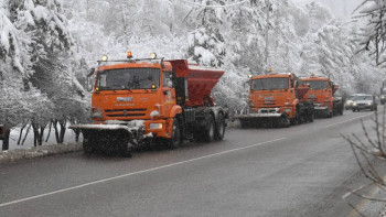 Фотография к новости: Алматыда қар шығару жұмыстары тәулік бойы жүргізіледі
