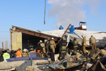 Фотография к новости: Тағы бір адам құтқарылды, кемінде үшеуі үйінді астында - Қостанай ТЖД бастығы