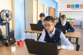 Фотография к новости: Астаналық оқушылар қашықтан оқиды