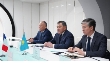 Фотография к новости: Магистранттар мен докторанттар Францияда тегін оқуға мүмкіндік алады