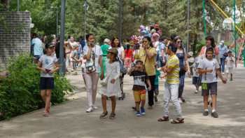 Фотография к новости: Қазақстанда жалғызбасты аналар мен әкелерге қандай көмек көрсетіледі