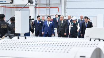 Фотография к новости: Мемлекет басшысы «Metal Former» зауытын аралап көрді