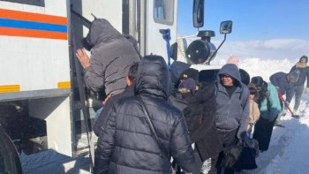 Фотография к новости: Екі күн ішінде автожолдарда 5 мыңнан астам адам құтқарылды