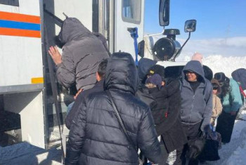 Фотография к новости: Екі күн ішінде автожолдарда 5 мыңнан астам адам құтқарылды