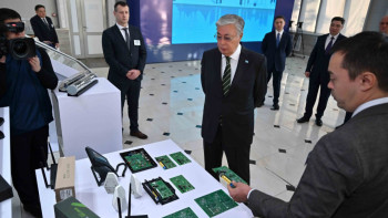 Фотография к новости: Тоқаев Астананың индустриялық паркіндегі жетекші кәсіпорындармен танысты