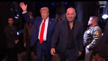 Фотография к новости: Дональд Трамп Шавкат Рахмоновтың жекпе-жегін тамашалады