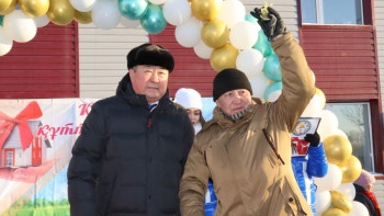 Фотография к новости: Абай облысында 30 отбасыға жаңа үйдің кілттері табысталды