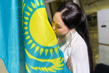 Қарақат Әбілдина өзге ұлтқа тұрмысқа шығуға қатысты ойын айтты