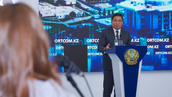 Фотография к новости: "Неге ұрсып, жекіп сөйлейсіз?". Досаев халықпен кездесуде неліктен эмоцияға берілетінін айтты