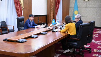 Фотография к новости: Асанов Израильдің Қазақстандағы елшісімен кездесті