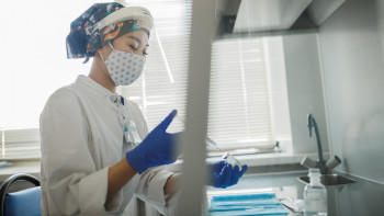 Фотография к новости: Қызылша. 608 мыңнан астам адам вакцинацина алды