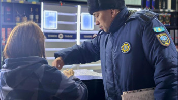 Фотография к новости: Астананың сауда нысандарында пиротехникаға қатысты профилактикалық рейд жүргізілді