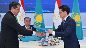 Фотография к новости: Тарихи күн. Электрондық үкіметтің алғашқы компоненттерін Тәжікстанға ұсындық - министр