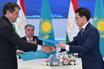 Фотография к новости: Тарихи күн. Электрондық үкіметтің алғашқы компоненттерін Тәжікстанға ұсындық - министр