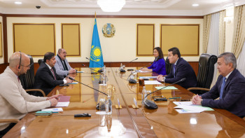 Фотография к новости: Смайылов Катар елшісімен екіжақты ынтымақтастықты кеңейту мәселесін талқылады