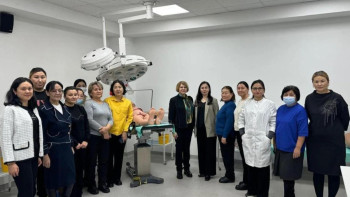 Фотография к новости: МУА базасында күрделі жағдайларды емдеу бойынша мастер-класс өтті