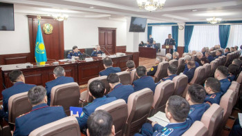 Фотография к новости: Қазақстан полицейлері 2024 жылды өз жұмысын жақсартуға арнайды