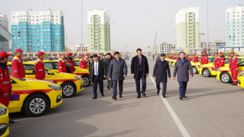 Фотография к новости: Түркістан облысындағы медициналық ұйымдарға 75 жедел жәрдем көлігі тарту етілді