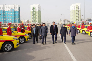 Фотография к новости: Түркістан облысындағы медициналық ұйымдарға 75 жедел жәрдем көлігі тарту етілді
