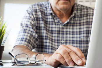 Фотография к новости: «Күміс жас» жобасы: 15 мыңнан астам адам жұмысқа орналасты