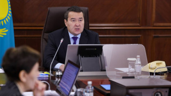 Фотография к новости: "200-дей адам мерт болады". Смайылов зиянды еңбек жағдайларында жұмыс істейтіндер жайлы айтты