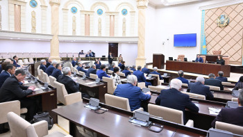 Фотография к новости: Әшімбаев: Адам құқықтарын қорғау мәселесі сенаттың жіті назарында