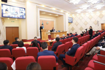 Фотография к новости: Ноғаев: Қазір жастарды қолдай отырып, біз елдің болашағына инвестиция саламыз