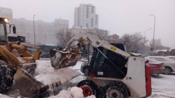 Фотография к новости: 2,3 мыңнан астам жол қызметкері Астана көшелерін қардан тазартуда