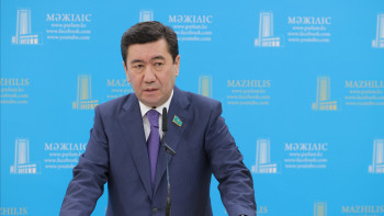 Фотография к новости: Назарбаевтың фамилиясы Әнұранның авторлығынан алынып тастала ма?