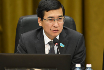 Фотография к новости: "Баяғы жартас сол жартас". Аймағамбетов Бюджет кодексін сынады