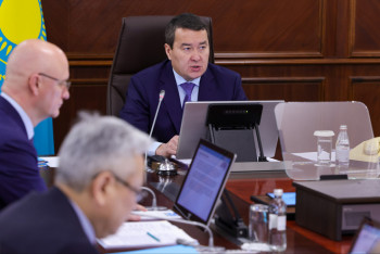 Фотография к новости: Смайылов жаңа жайлы мектептер құрылысының сапасын мұқият қадағалауды тапсырды